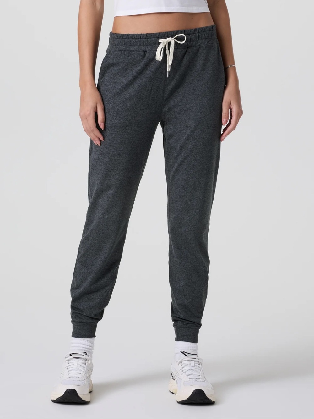 Vuori Women’s Performance Jogger Size Small Heather Gray Stretch Knit Activewear